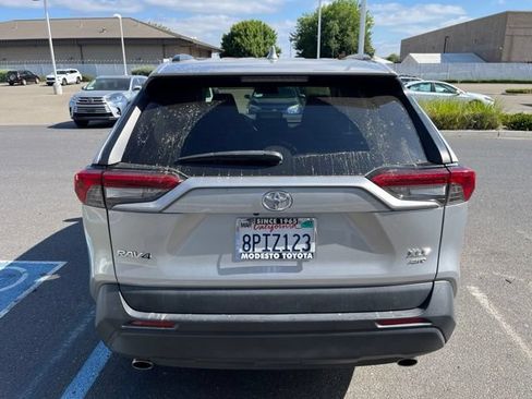 Used 2019 Toyota RAV4 XLE AWD/4WD image 6