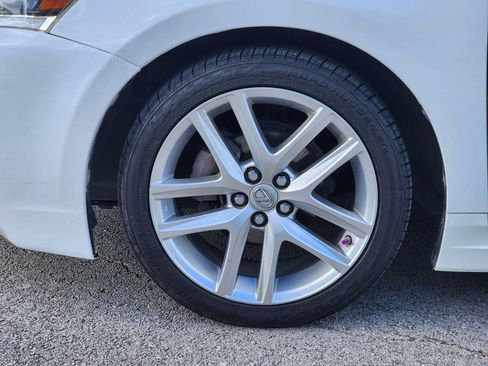 Used 2014 Lexus CT 200h w/ Seat Comfort Package FWD image 9