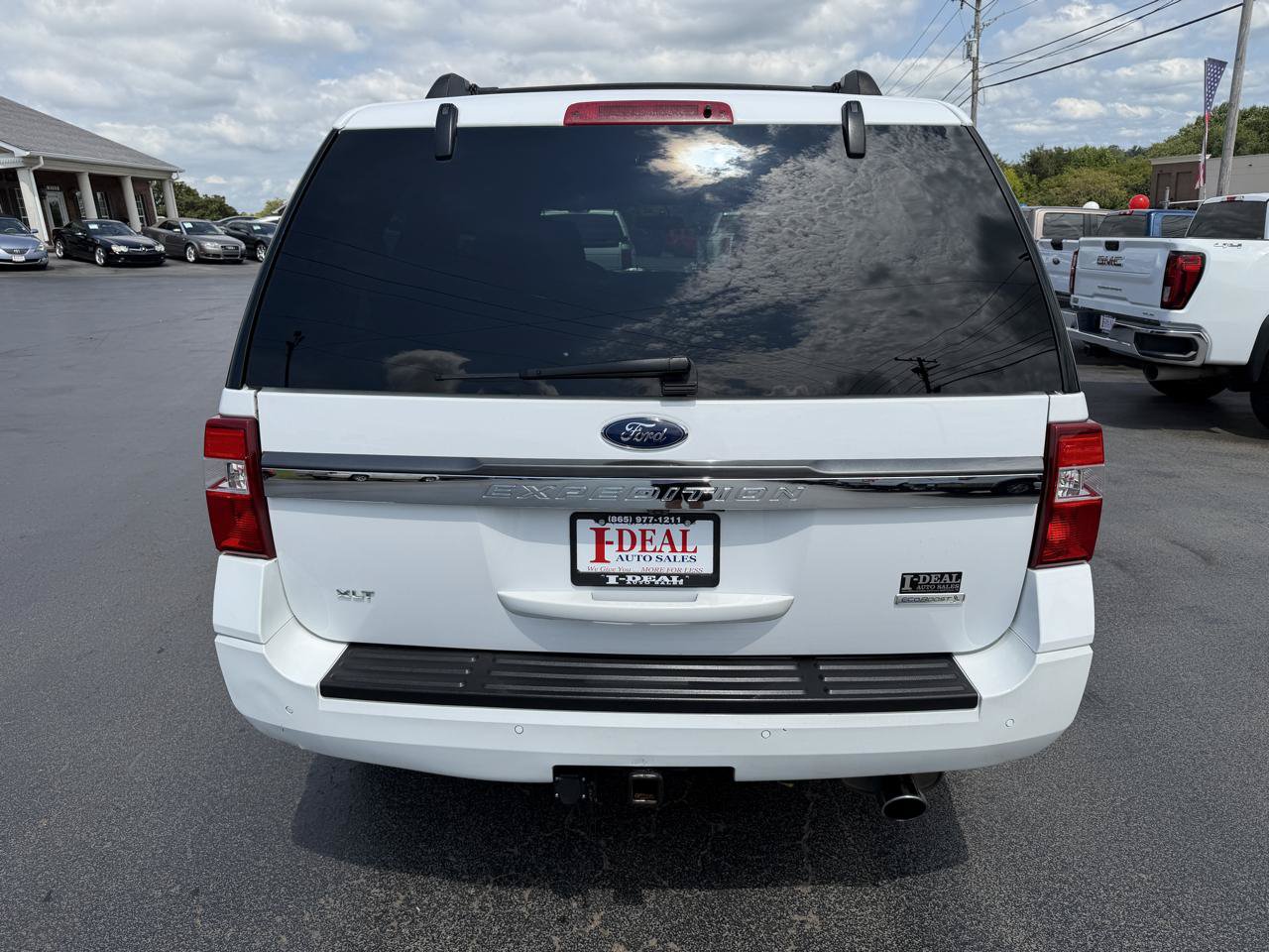 Used 2017 Ford Expedition XLT AWD/4WD image 3
