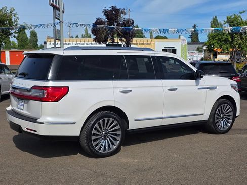 Used 2019 Lincoln Navigator Reserve AWD/4WD image 40