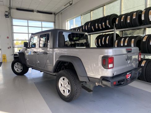 Used 2020 Jeep Gladiator Sport w/ Quick Order Package 24S image 3