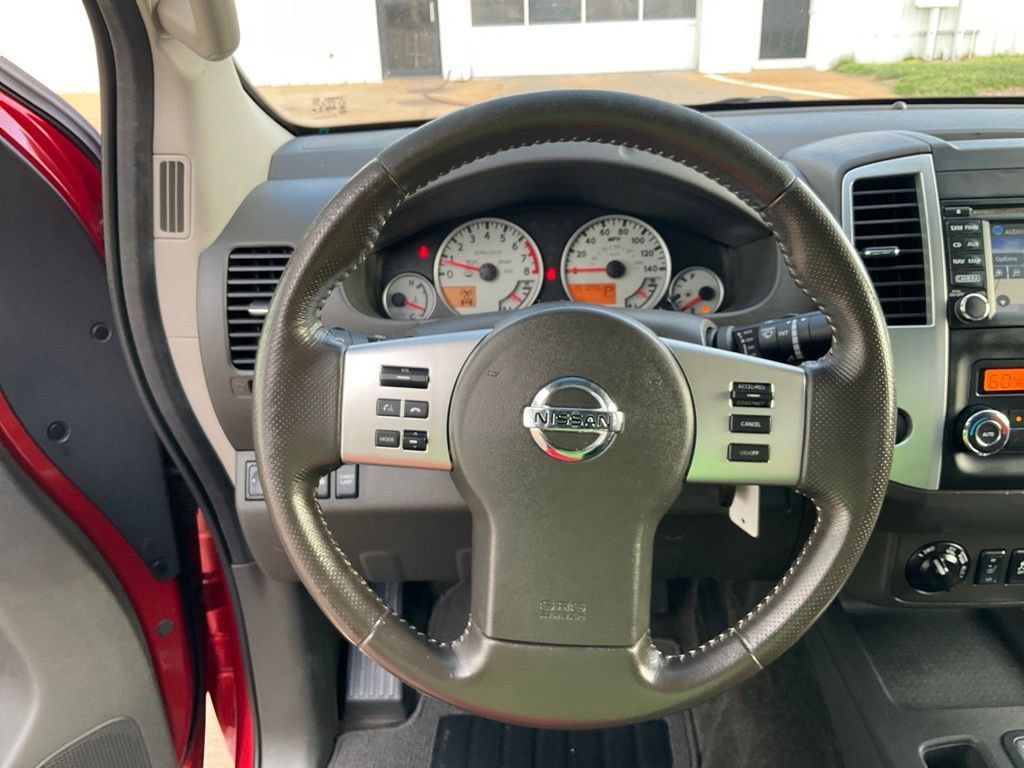 Used 2017 Nissan Frontier PRO-4X AWD/4WD image 9