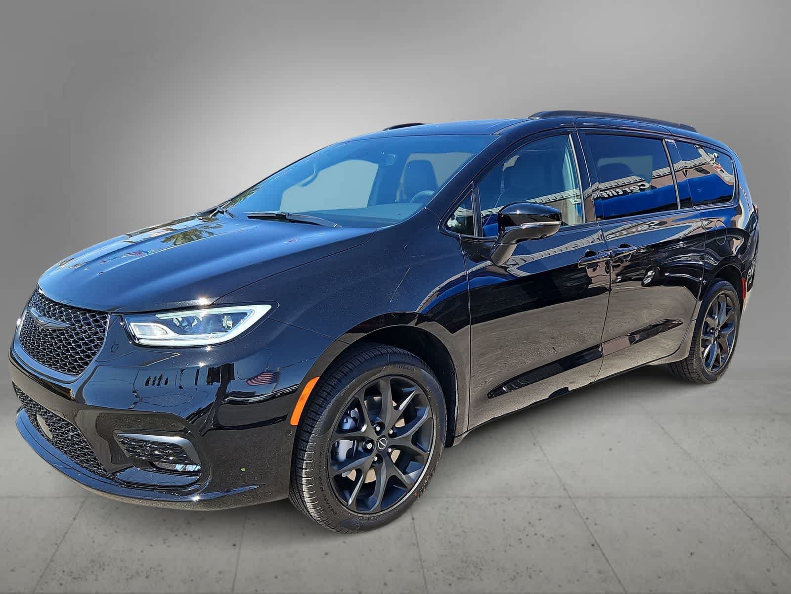 New 2026 Chrysler Pacifica Limited w/ S Appearance Package AWD/4WD image 4