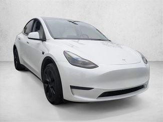 Used 2025 Tesla Model Y Long Range video 3