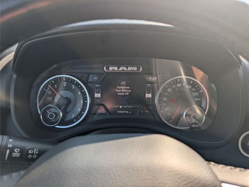 Used 2022 RAM 1500 Big Horn AWD/4WD image 30