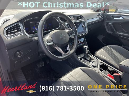 Used 2023 Volkswagen Tiguan SE image 23