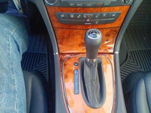 Used 2007 Mercedes-Benz E 350 4MATIC Sedan image 13