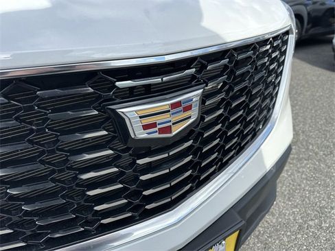 Used 2022 Cadillac XT4 Luxury w/ Cold Weather Package image 10