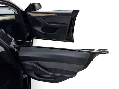 Certified 2023 Tesla Model Y AWD image 12