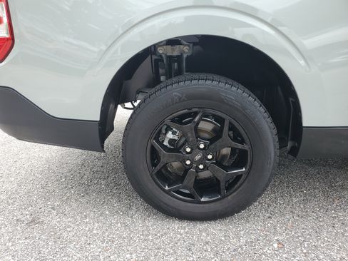 Used 2022 Ford Maverick Lariat w/ Lariat Luxury Package image 9