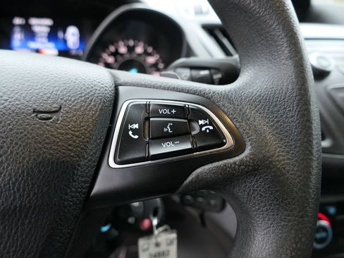 Used 2017 Ford Escape SE image 16