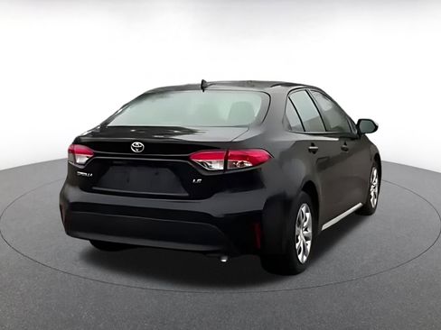 Used 2025 Toyota Corolla LE image 7