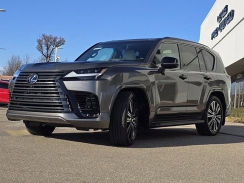 Used 2023 Lexus LX 600 4WD w/ Appearance Package image 22