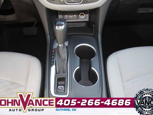 Used 2020 Chevrolet Equinox LS image 27