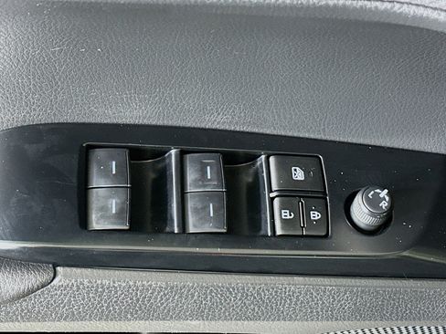 Used 2025 Toyota Camry SE FWD image 12