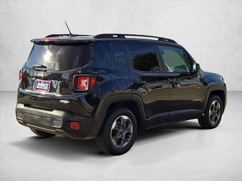 Used 2016 Jeep Renegade Latitude image 5