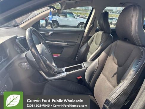 Used 2016 Volvo XC60 T5 image 11
