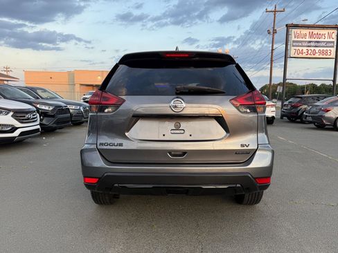 Used 2018 Nissan Rogue SV FWD image 5