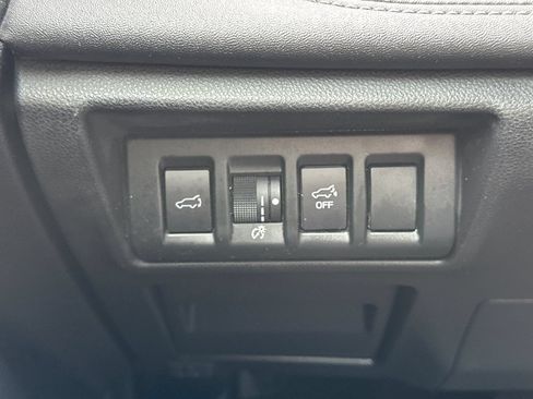 Used 2023 Subaru Outback Limited XT AWD/4WD image 40