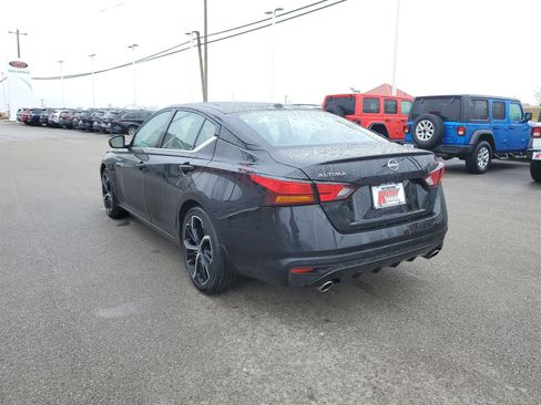 Used 2025 Nissan Altima 2.5 SR w/ SR Premium Package image 3