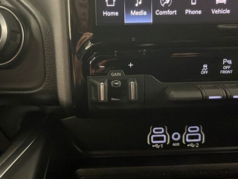 Used 2025 RAM 1500 Big Horn AWD/4WD image 32