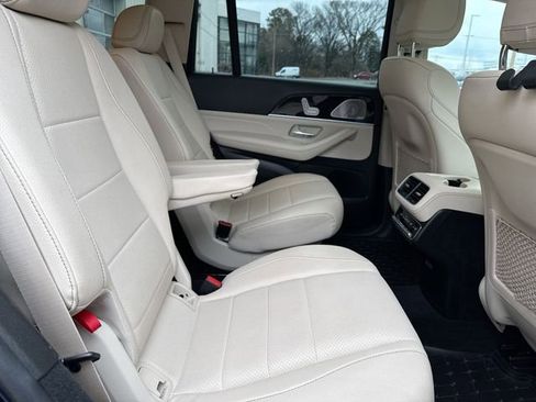 Used 2022 Mercedes-Benz GLS 450 4MATIC image 15