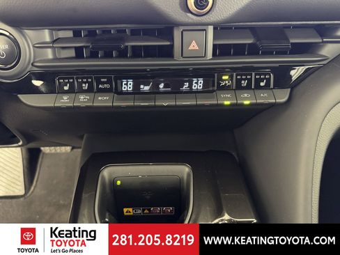 New 2025 Toyota Crown Signia image 3