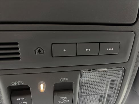 Used 2021 Honda CR-V Touring image 23