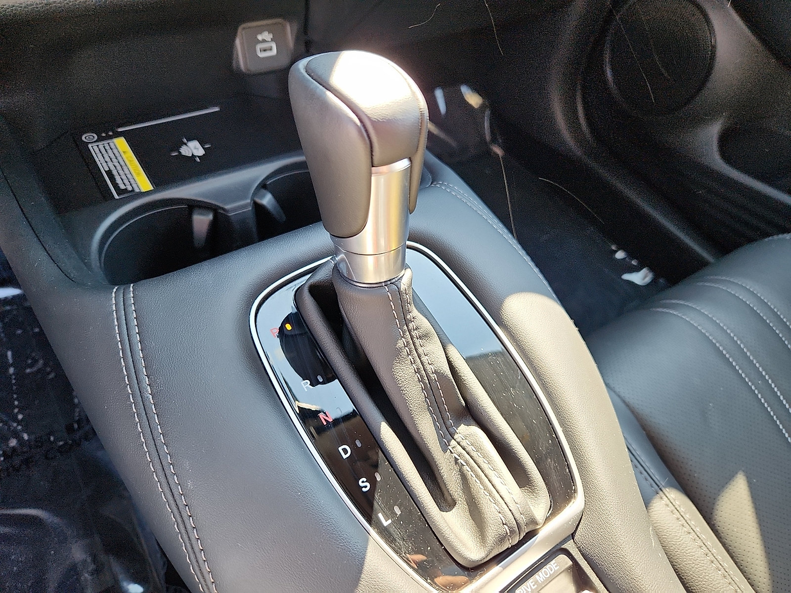 Used 2025 Honda HR-V EX-L image 15