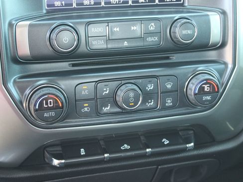 Used 2018 Chevrolet Silverado 1500 LT w/ All Star Edition AWD/4WD image 17