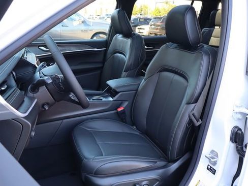 New 2026 Jeep Grand Cherokee L Limited AWD/4WD image 17