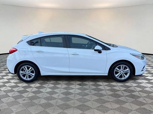 Used 2017 Chevrolet Cruze LT w/ Sun And Sound Package FWD image 8