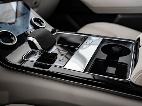 Used 2023 Land Rover Range Rover Velar R-Dynamic S image 38