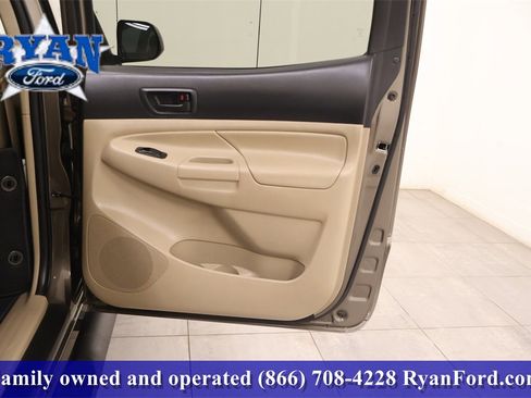 Used 2014 Toyota Tacoma PreRunner image 13