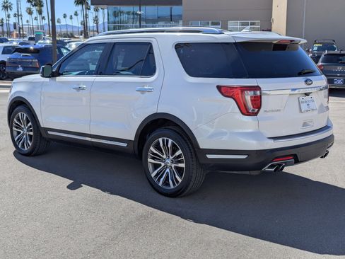 Used 2018 Ford Explorer Platinum image 4