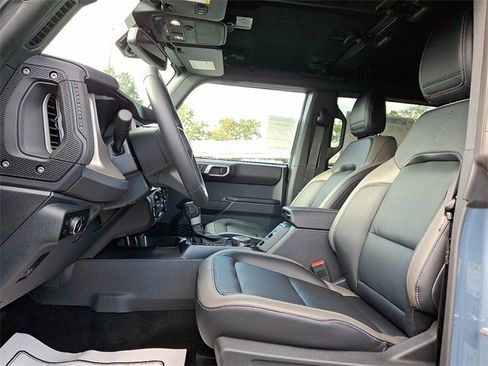 New 2025 Ford Bronco Outer Banks image 9