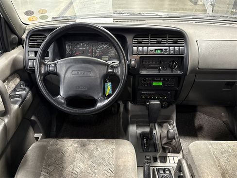 Used 2000 Isuzu Trooper S image 9