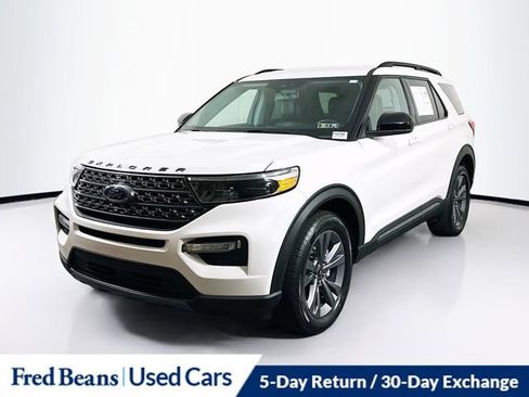 Certified 2023 Ford Explorer XLT w/ Equipment Group 202A image 3