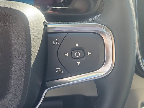 New 2026 Volvo XC40 B5 Ultra w/ Protection Package Premier image 17