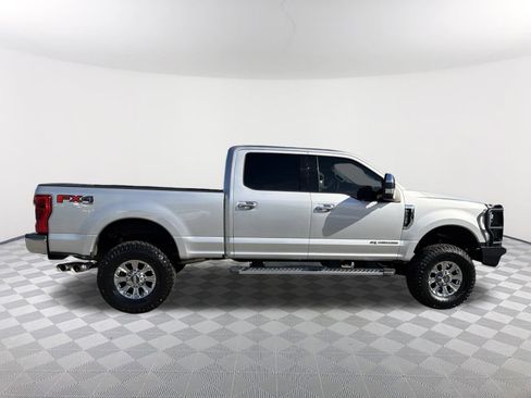 Used 2019 Ford F250 XLT w/ XLT Premium Package image 17