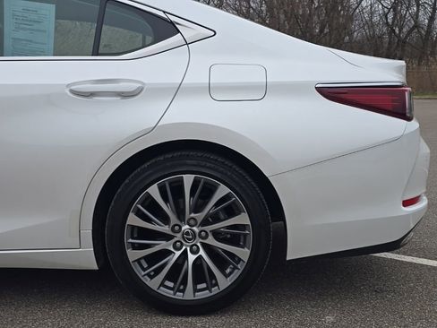 Used 2019 Lexus ES 350 Luxury image 4