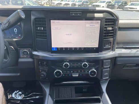 New 2026 Ford F250 Lariat w/ Black Appearance Package AWD/4WD image 22