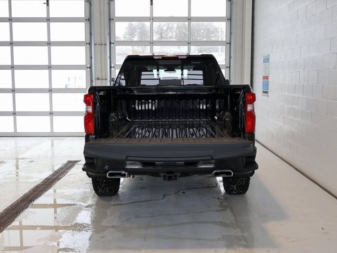 Used 2024 Chevrolet Silverado 1500 LT Trail Boss w/ Convenience Package II image 32