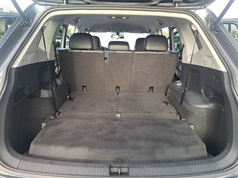 Used 2020 Volkswagen Tiguan SE image 14