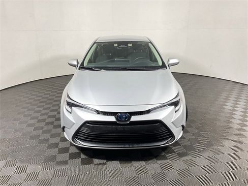 Used 2024 Toyota Corolla LE image 5
