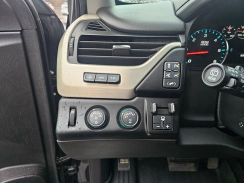 Used 2018 GMC Yukon XL Denali w/ Denali Ultimate Package image 32