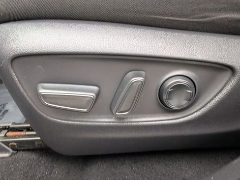 Used 2019 Toyota RAV4 XLE w/ Convenience Package image 16