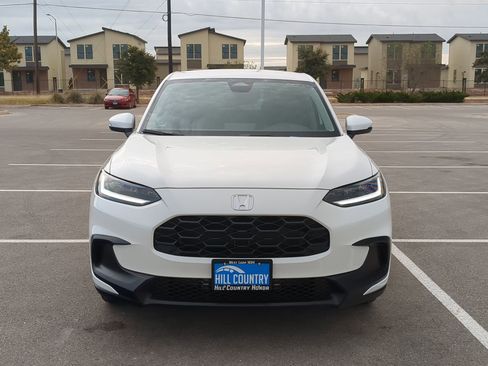 Certified 2025 Honda HR-V LX image 9