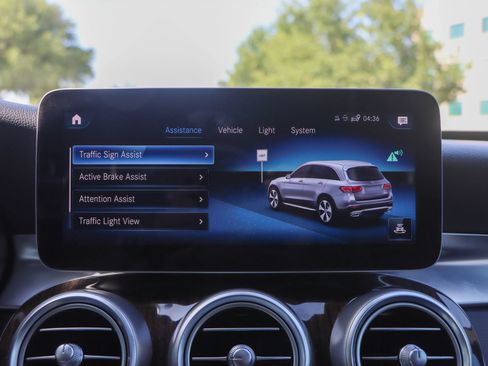 Used 2020 Mercedes-Benz GLC 300 image 37