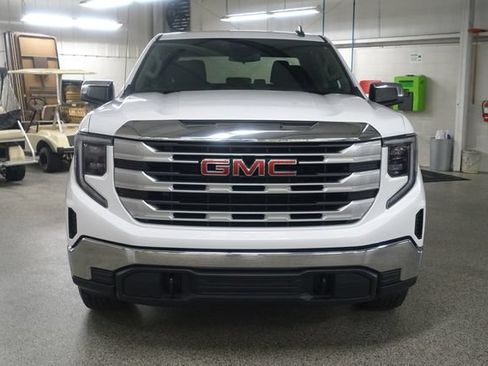 Used 2023 GMC Sierra 1500 SLE AWD/4WD image 2